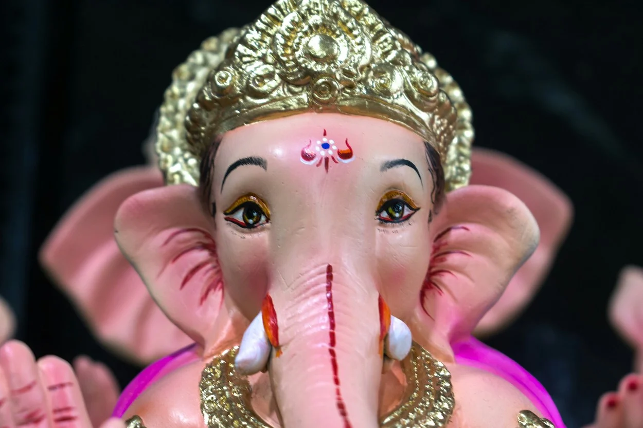 Why you shouldn’t “try to stop thinking” about your Twin Flame